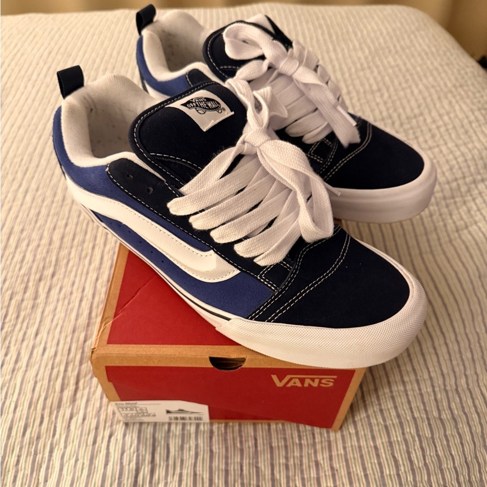 Men’s Navy and White Sneakers Vans KNU